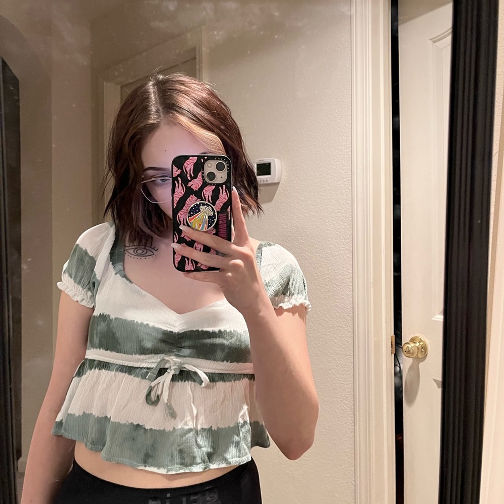 rue21 green and white top